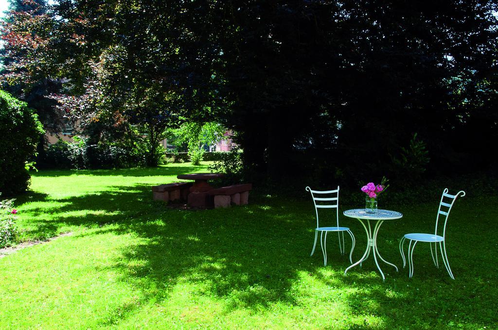ホテル Karolingerhof Kröv エクステリア 写真