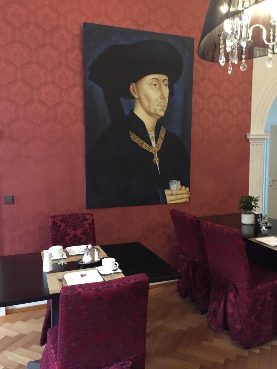 ホテル Karolingerhof Kröv エクステリア 写真