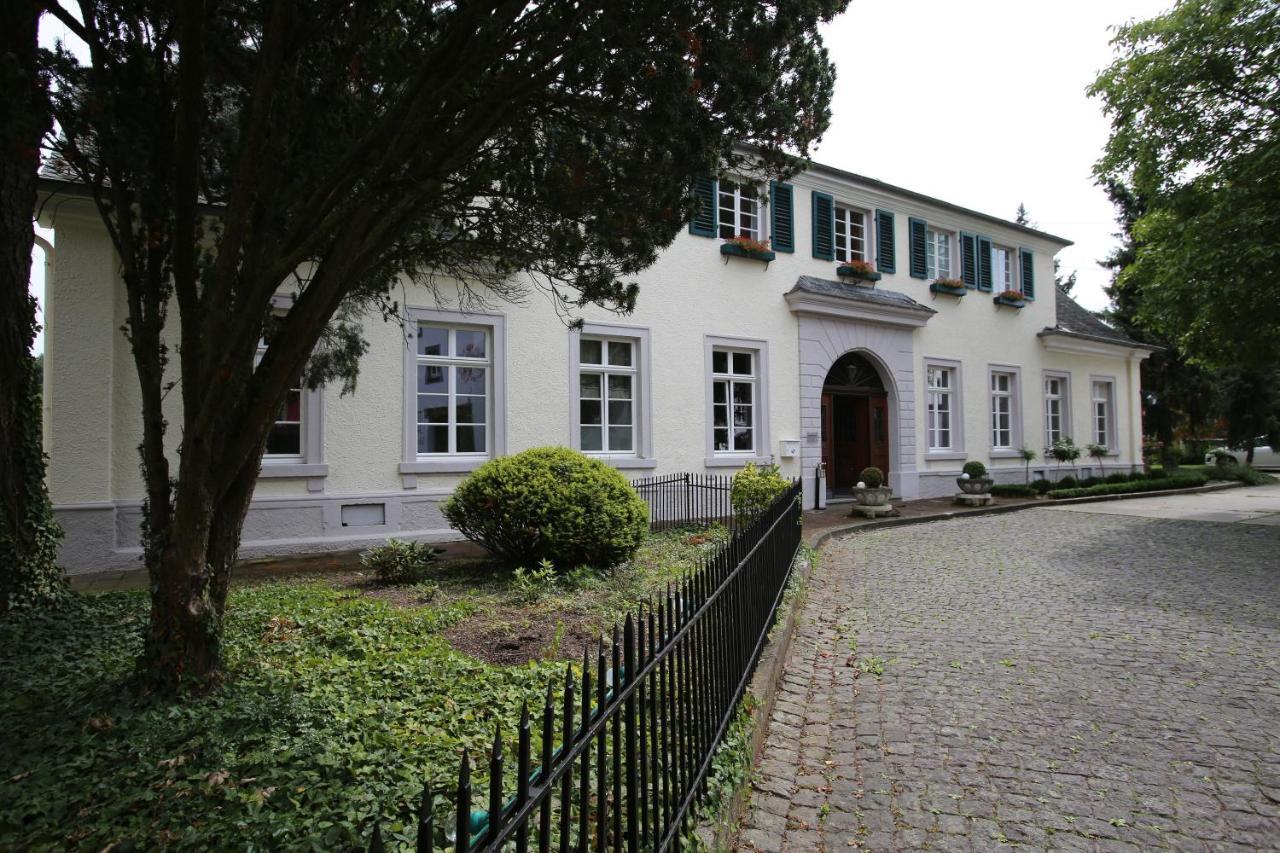 ホテル Karolingerhof Kröv エクステリア 写真
